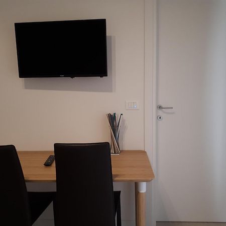 Soleluna Fiera 6 Rooms Μπολόνια Εξωτερικό φωτογραφία